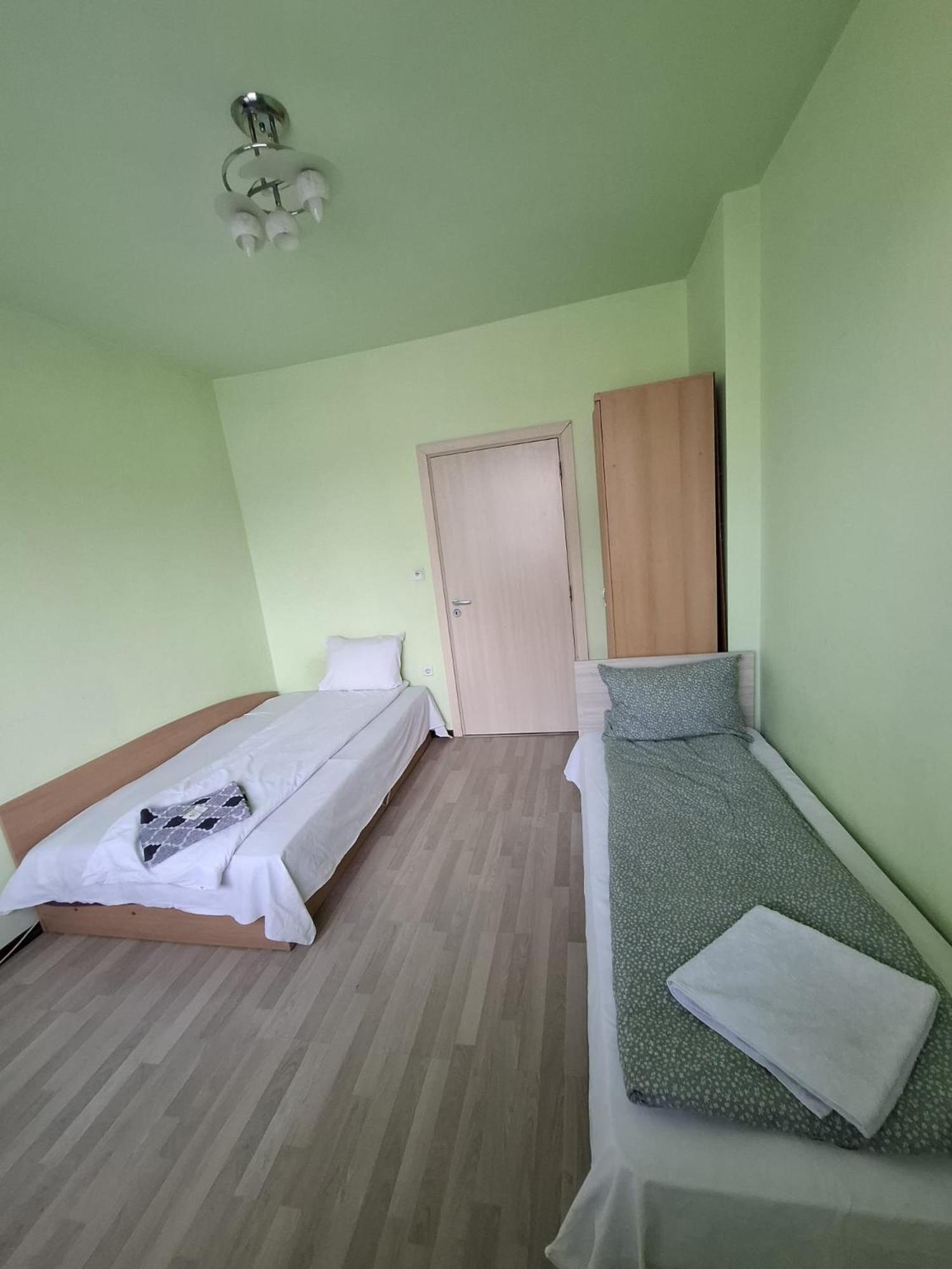 Guest Rooms Simona 2 Opanets 外观 照片